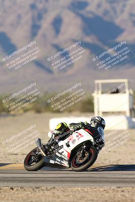 media/Dec-07-2025-CVMA (Sun) [[3e7d2de5dc]]/Race 18-Formula Twins-Formula 40 UL/